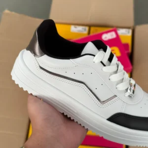 Tênis Moleca Casual Risco Metálico