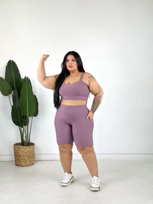 Conjunto Bermuda Bolso Lateral Lilas + Top Alça fina Pluss 1 Conjunto Bermuda Bolso Lateral Lilas + Top Alça fina Pluss