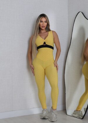 Macacão Fitness Brocado Amarelo Detalhe Preto