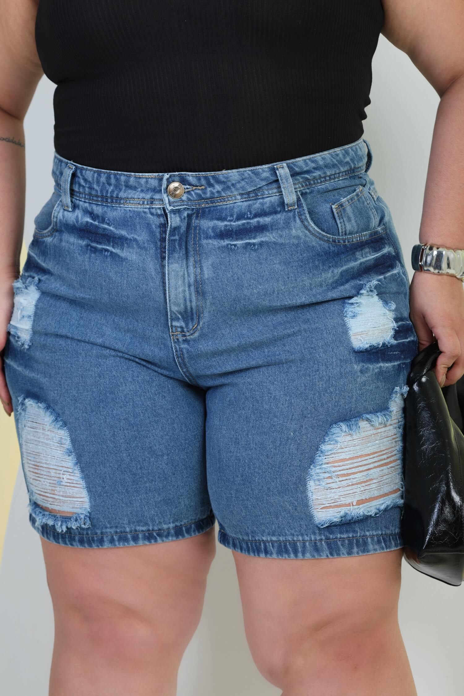 Bermuda Jeans Hiper Destroyed Plus Size 2 Bermuda Jeans Hiper Destroyed Plus Size - Imagem 2