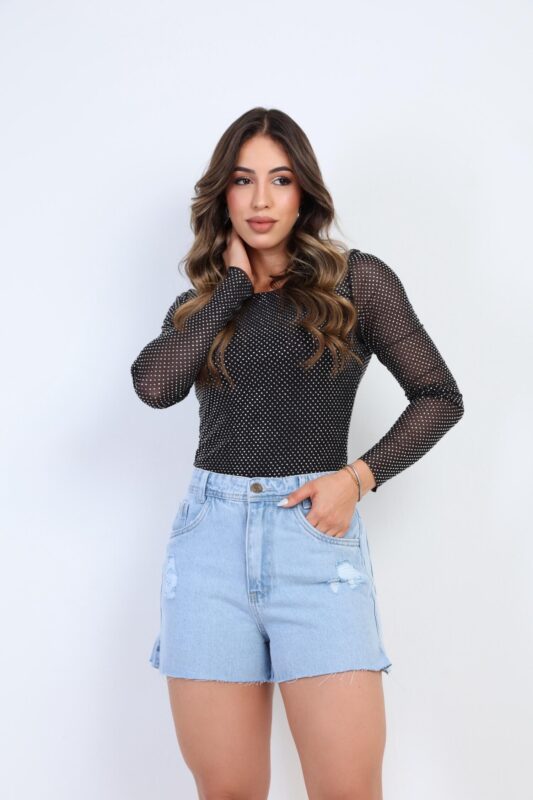 Short Jeans Mom Fenda Lateral e Puídos 1 Short Jeans Mom Fenda Lateral e Puídos