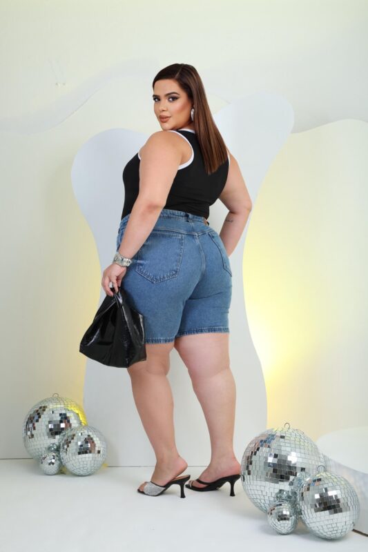 Bermuda Jeans Hiper Destroyed Plus Size 3 Bermuda Jeans Hiper Destroyed Plus Size - Imagem 3