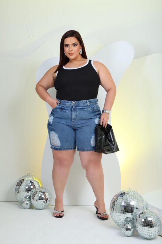 Bermuda Jeans Hiper Destroyed Plus Size 4 Bermuda Jeans Hiper Destroyed Plus Size - Imagem 4